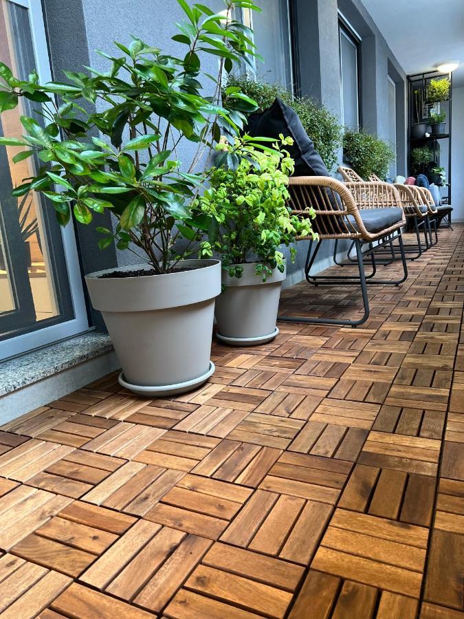 Astra Urban Garden Apartment, 2 Garage Parking Spaces Zagreb Ngoại thất bức ảnh