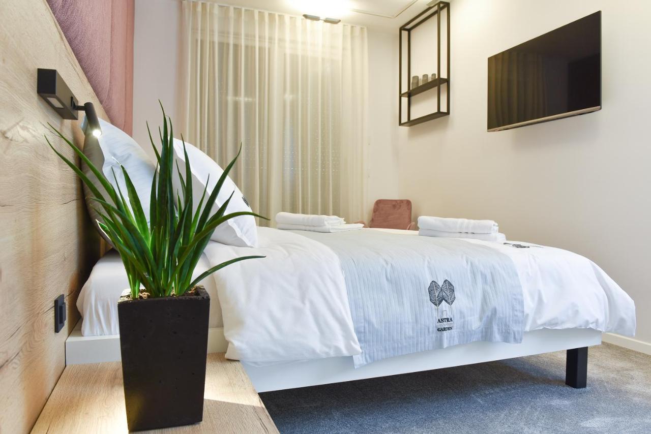 Astra Urban Garden Apartment, 2 Garage Parking Spaces Zagreb Ngoại thất bức ảnh