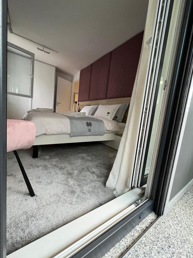 Astra Urban Garden Apartment, 2 Garage Parking Spaces Zagreb Ngoại thất bức ảnh